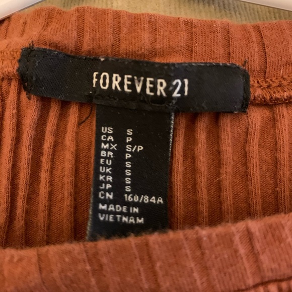 Forever 21 Cropped Tee - Picture 2 of 2